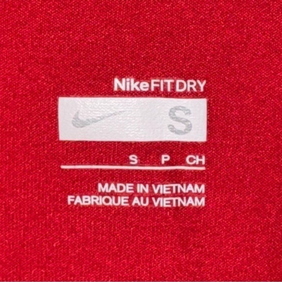 Nike FitDry Crew Neck T-shirt and Under Armour V-neck T-shirt Men’s Size Small - Picture 4 of 12